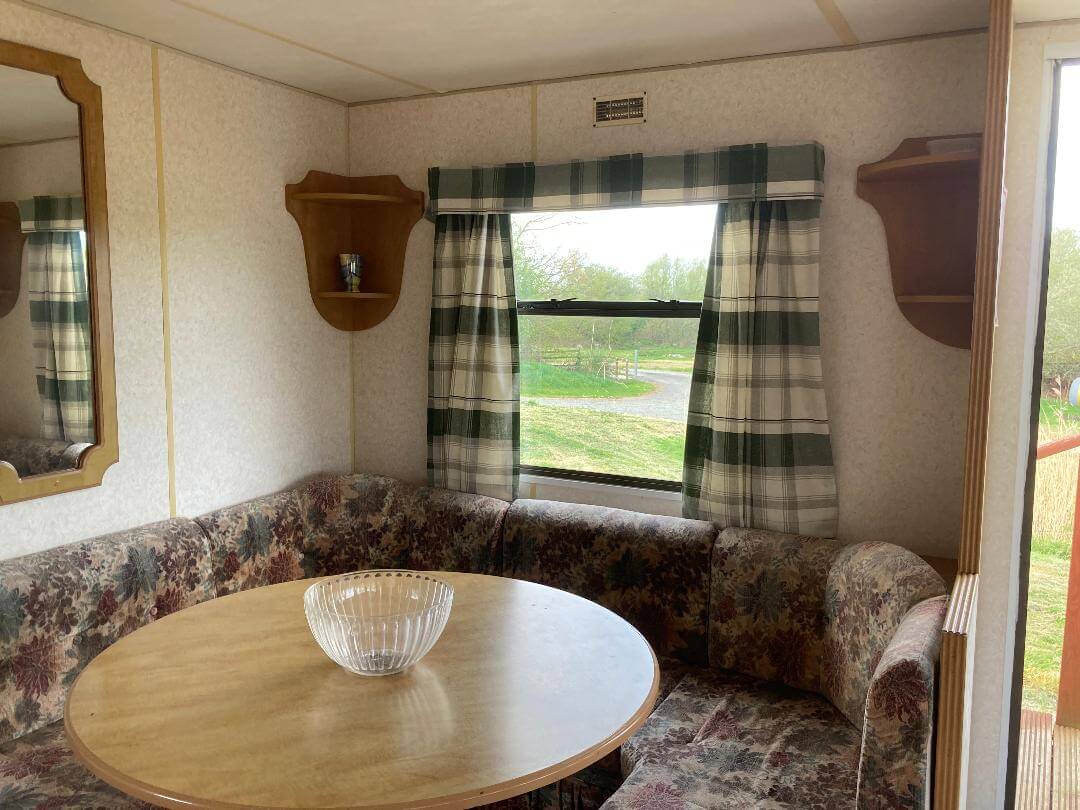 Dining area 6 berth 2023